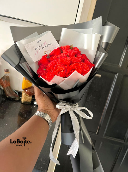 Classic red-orange bouquet (20 stems)