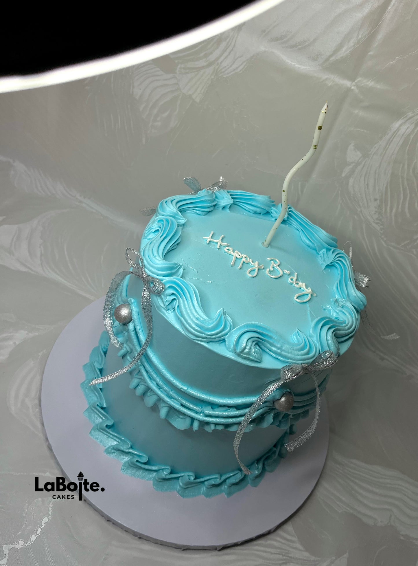 Blue Vintage Red Velvet Cake