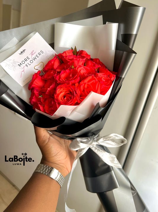 Classic red-orange bouquet (20 stems)